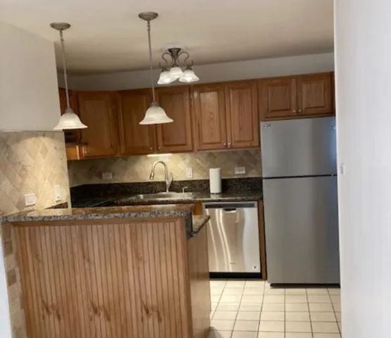 $1,750 | 10408 Major Avenue, Unit 2S, Oak Lawn, IL 60453
