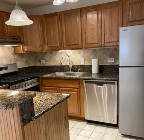 $1,750 | 10408 Major Avenue, Unit 2S, Oak Lawn, IL 60453