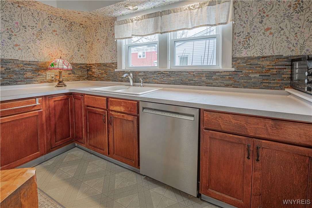 26 Maple Street Lockport City, NY 14094 - Photo 19 of 39