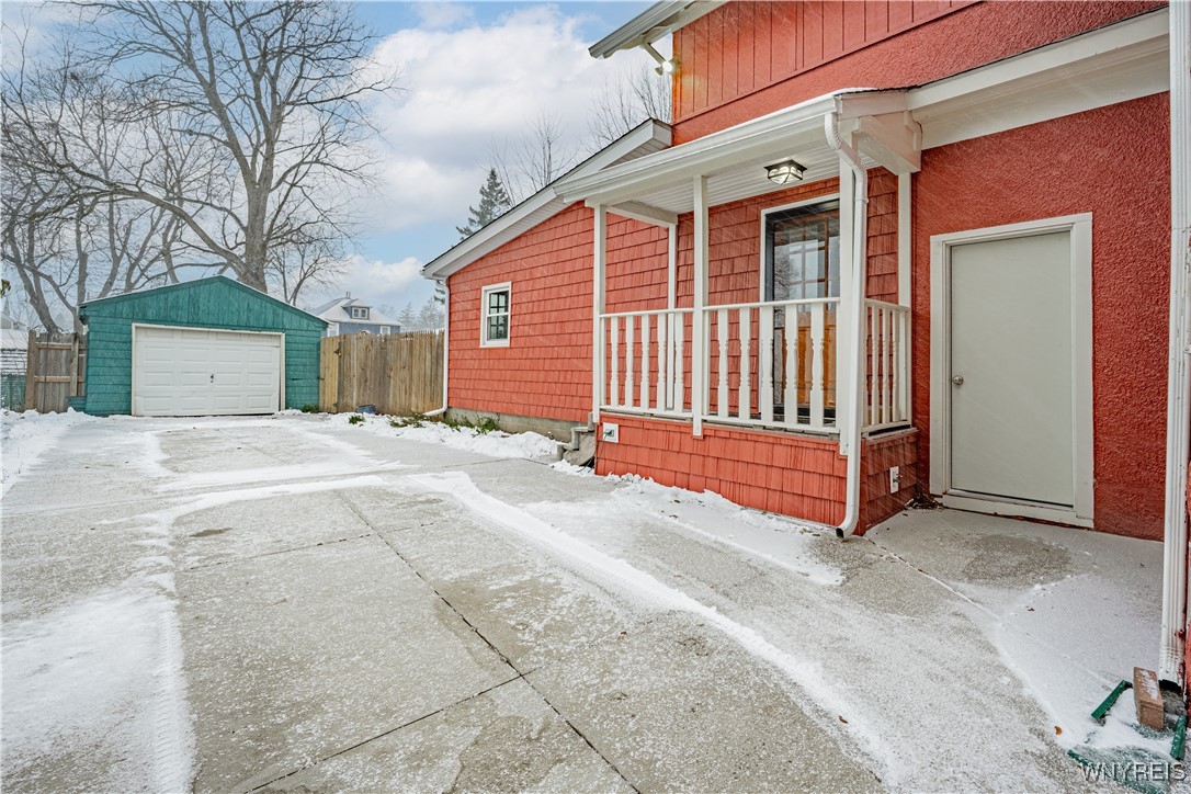 26 Maple Street Lockport City, NY 14094 - Photo 5 of 39