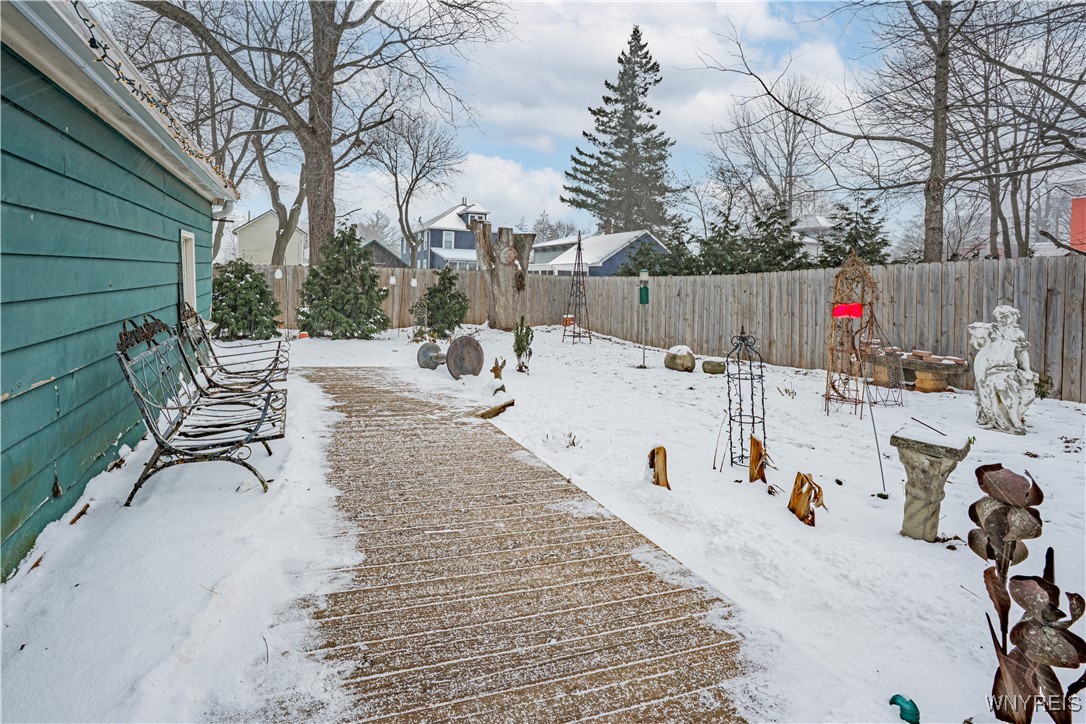 26 Maple Street Lockport City, NY 14094 - Photo 6 of 39