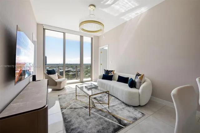 $1,850,000 | 2678 Tigertail Avenue, Unit 1705, Miami, FL 33133