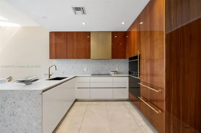 $1,850,000 | 2678 Tigertail Avenue, Unit 1705, Miami, FL 33133