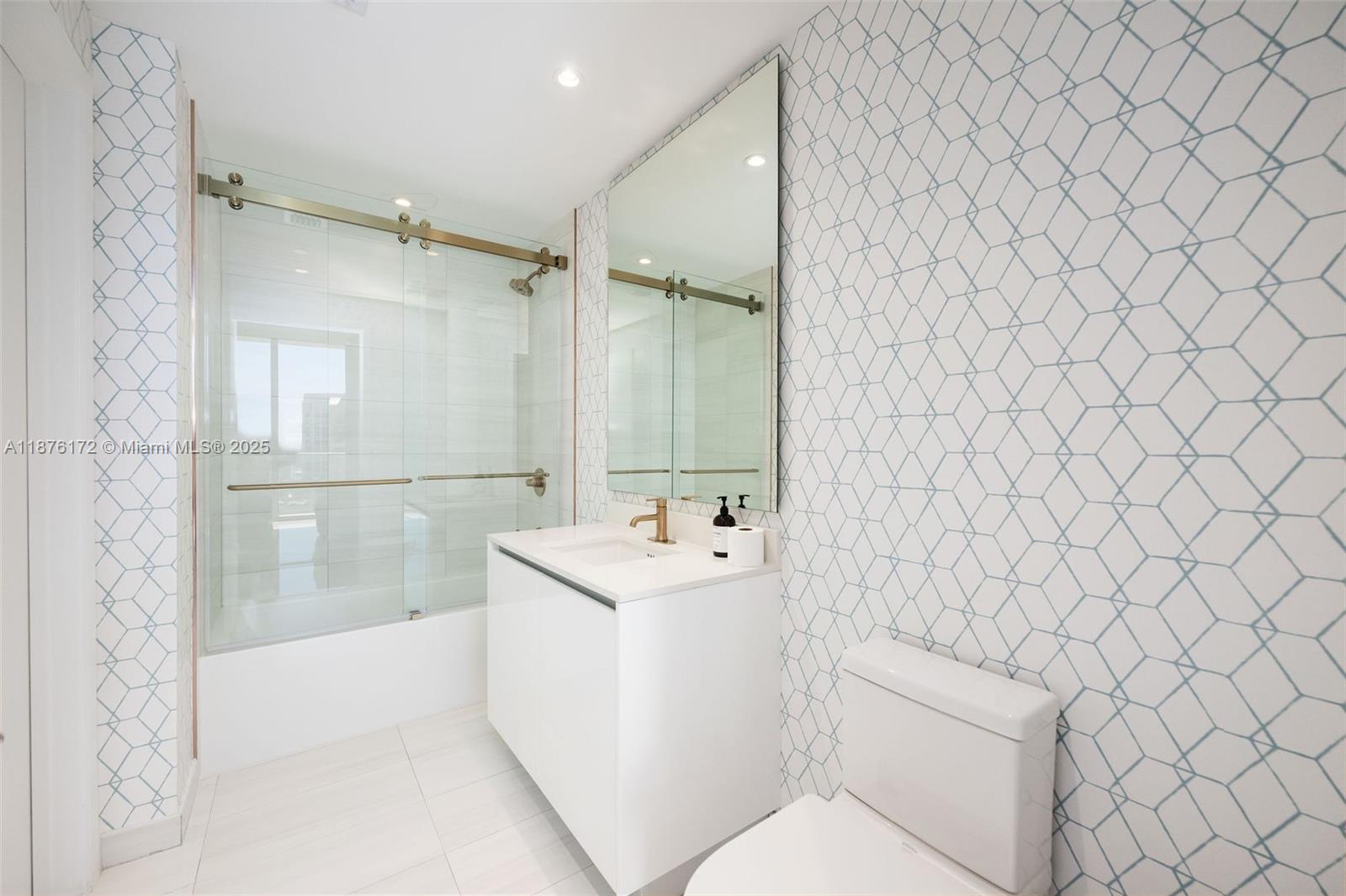 2678 Tigertail Avenue, Unit 1705 Miami, FL 33133 - Photo 33 of 71 Second Bathroom