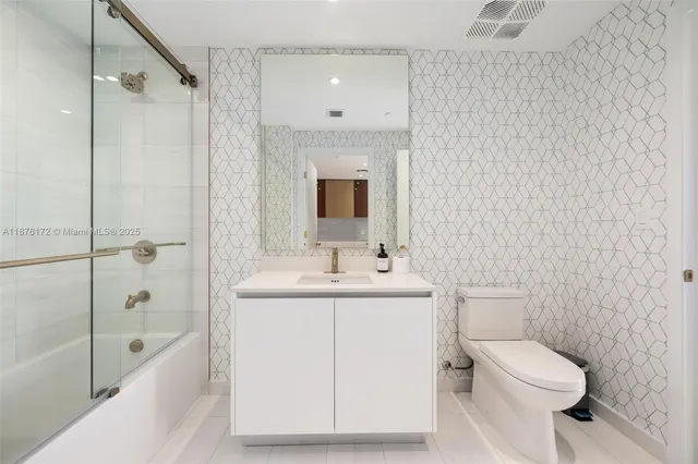 $1,850,000 | 2678 Tigertail Avenue, Unit 1705, Miami, FL 33133