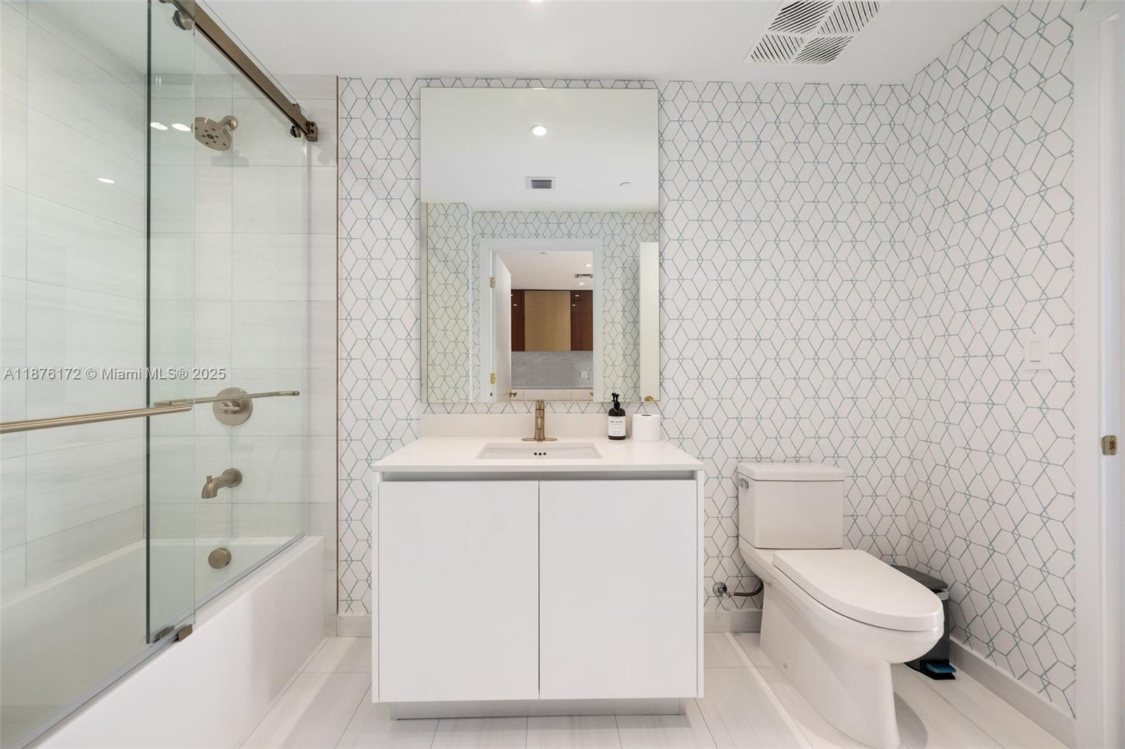 2678 Tigertail Avenue, Unit 1705 Miami, FL 33133 - Photo 34 of 71 Second Bathroom