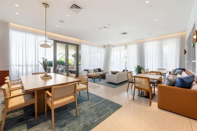 $1,850,000 | 2678 Tigertail Avenue, Unit 1705, Miami, FL 33133