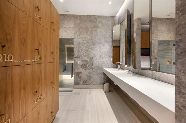 $1,850,000 | 2678 Tigertail Avenue, Unit 1705, Miami, FL 33133