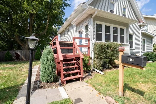 $208,000 | 203 South Denver Street, Bloomington, IL 61701