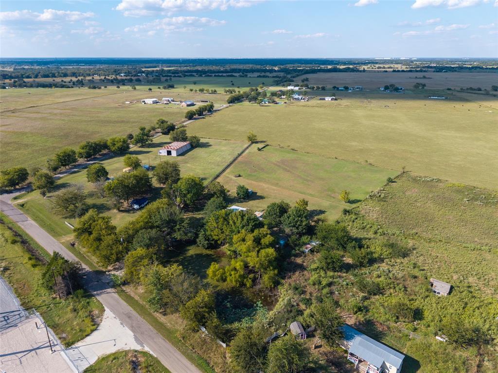814 Signal Road Quinlan, TX 75474 - Photo 18 of 20 a view of an ocean and city