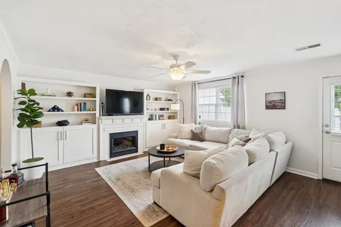 $319,900 | 2120 Lebanon Pike, Unit 2, Nashville, TN 37210