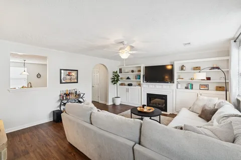 $319,900 | 2120 Lebanon Pike, Unit 2, Nashville, TN 37210