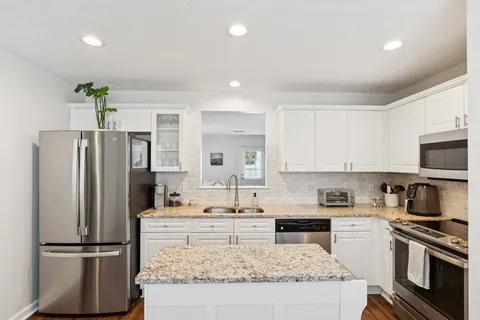 $319,900 | 2120 Lebanon Pike, Unit 2, Nashville, TN 37210