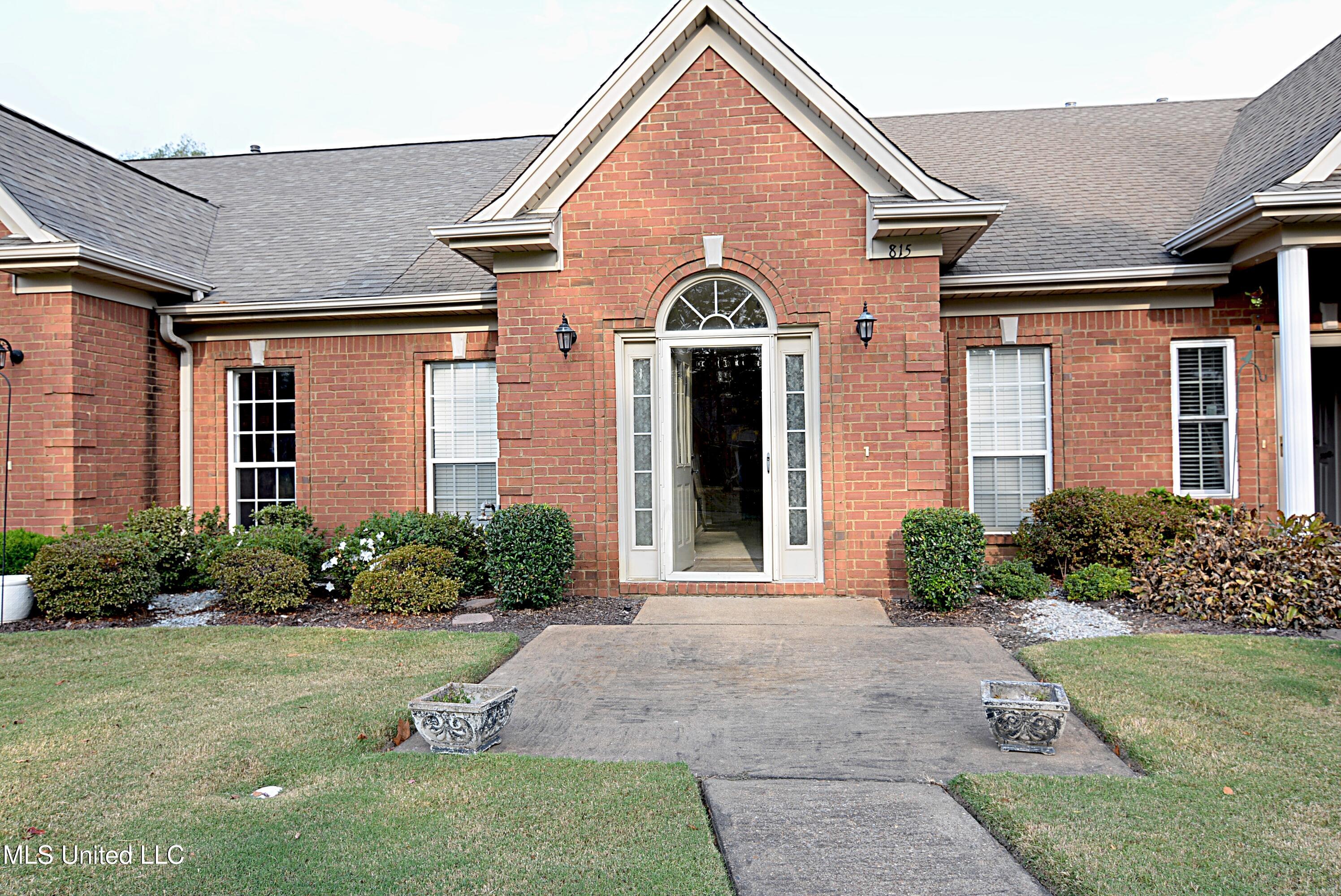815 Cardinal Lane Hernando, MS 38632 - Photo 1 of 15 Front View