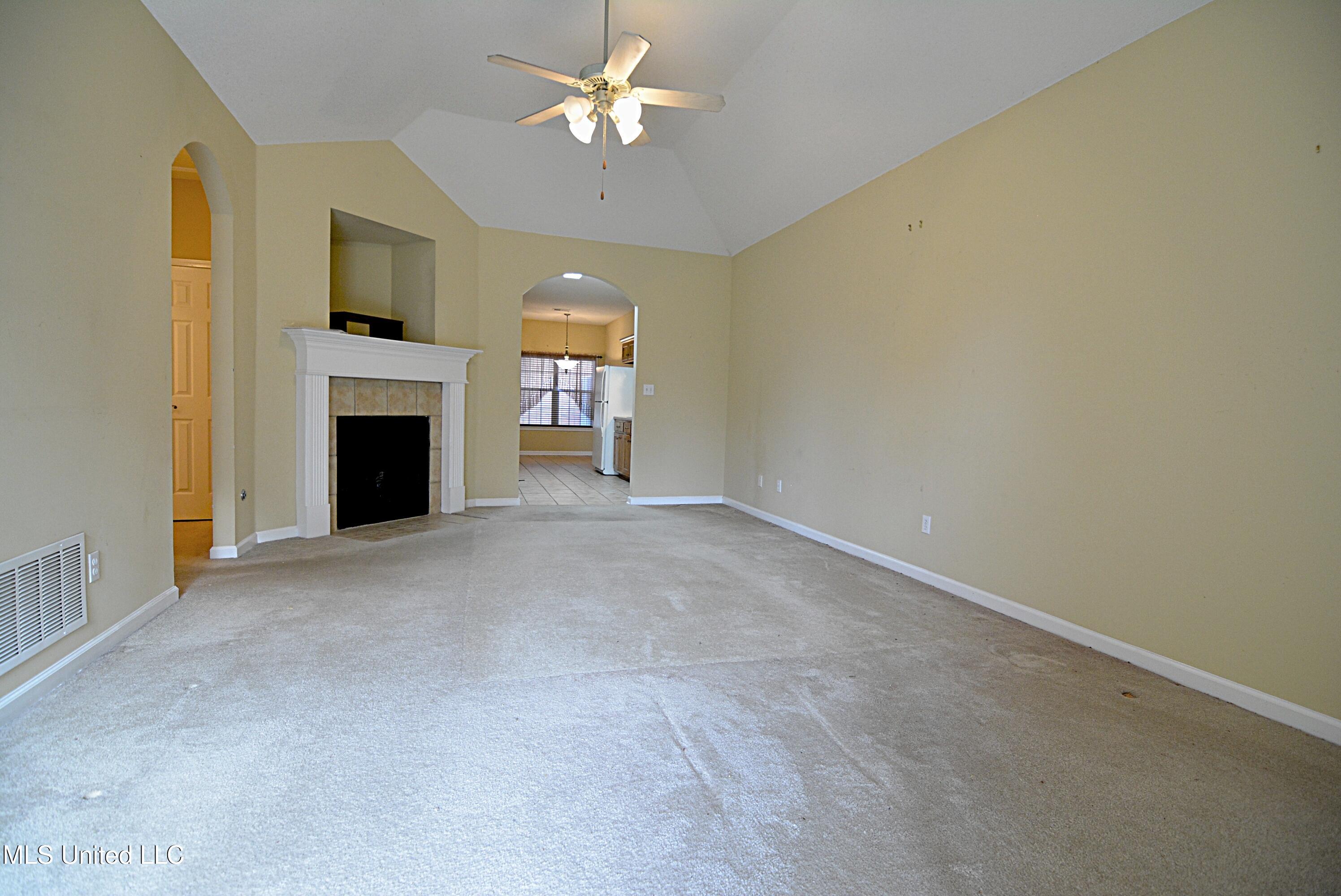 815 Cardinal Lane Hernando, MS 38632 - Photo 4 of 15 Great Room from Foyer