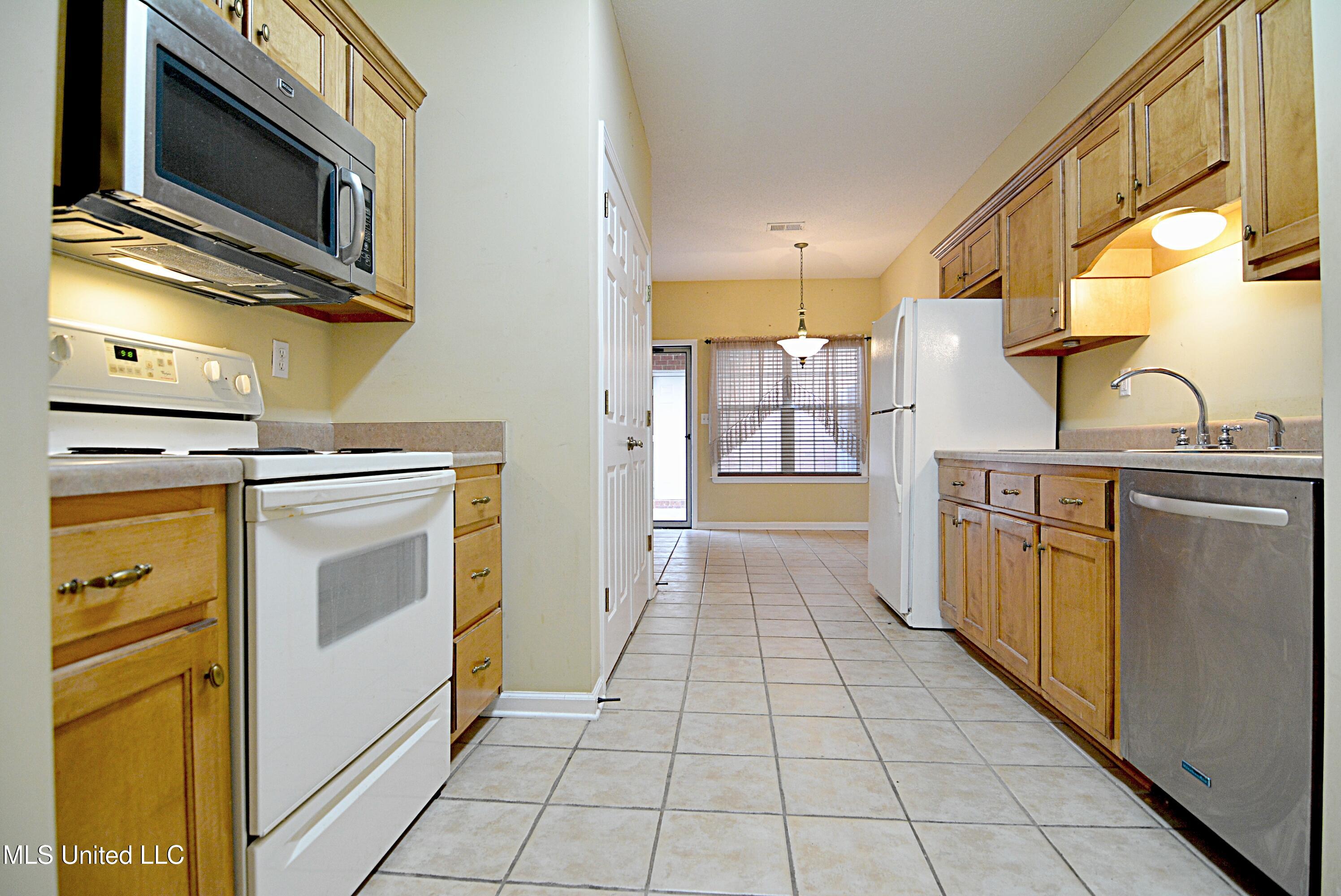 815 Cardinal Lane Hernando, MS 38632 - Photo 7 of 15 Kitchen from Great Room