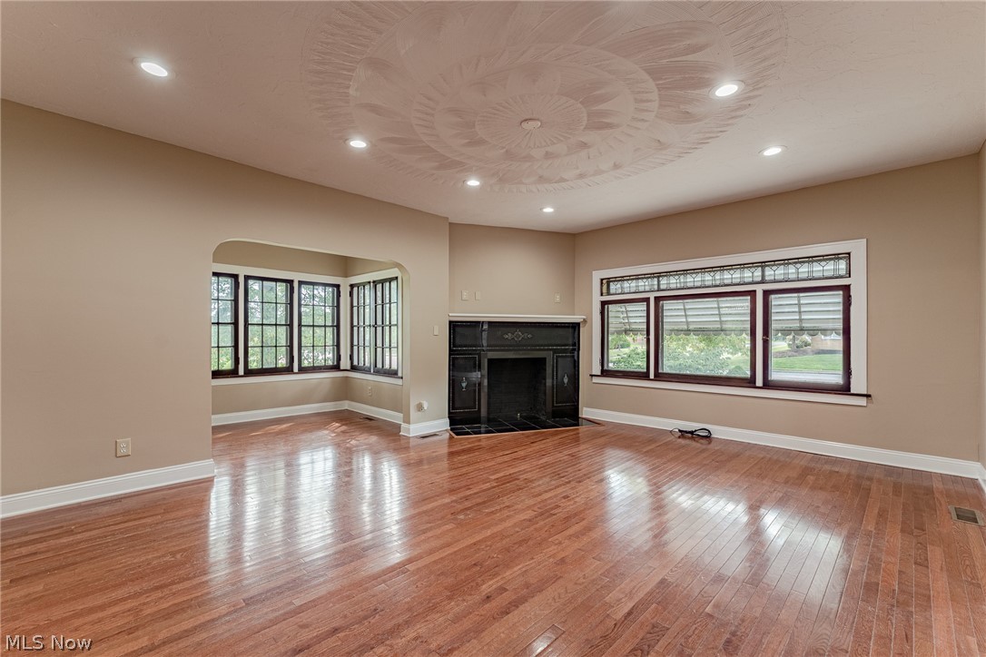 3893 Mayfield Road Cleveland, OH 44121 - Photo 7 of 35