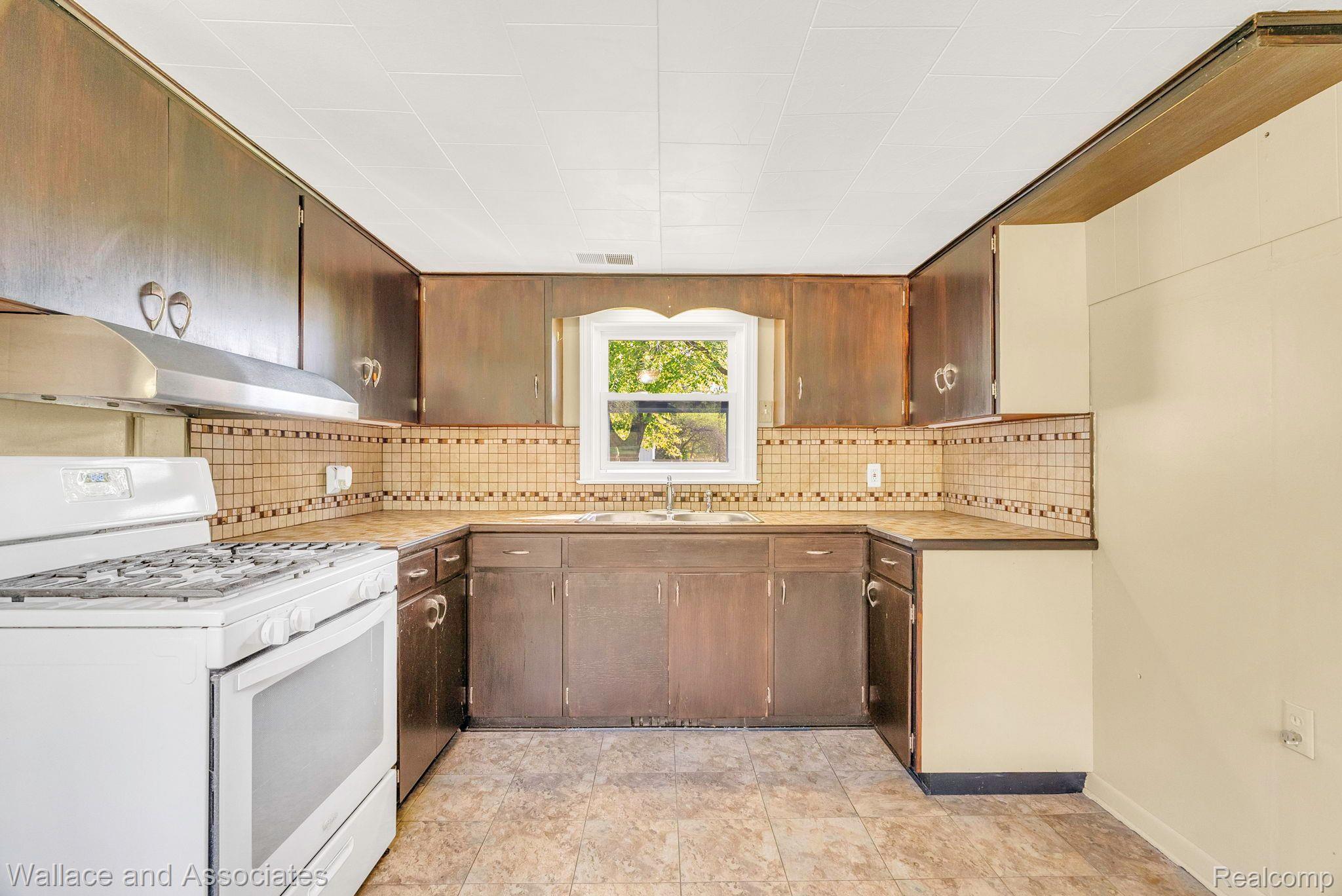 3939 Burtch Road Fort Gratiot, MI 48059 - Photo 12 of 39 Gallery Image 12
