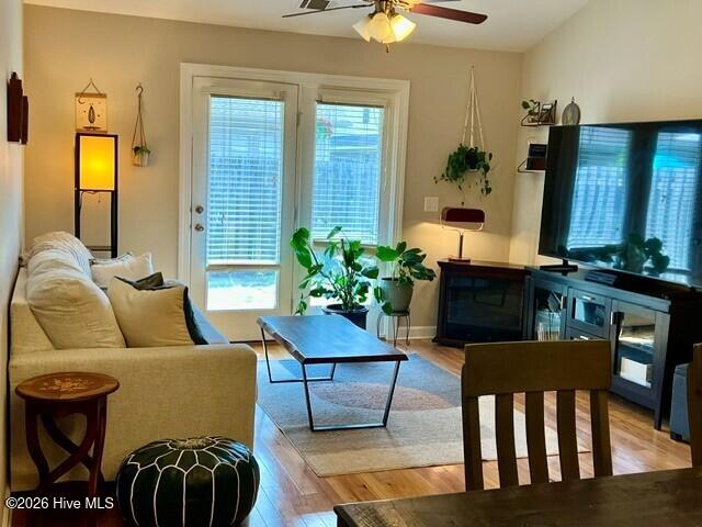 360 Connor Circle Evans, GA 30809 - Photo 4 of 30 Spacious living room that opens to landscaped, fenced backyard.