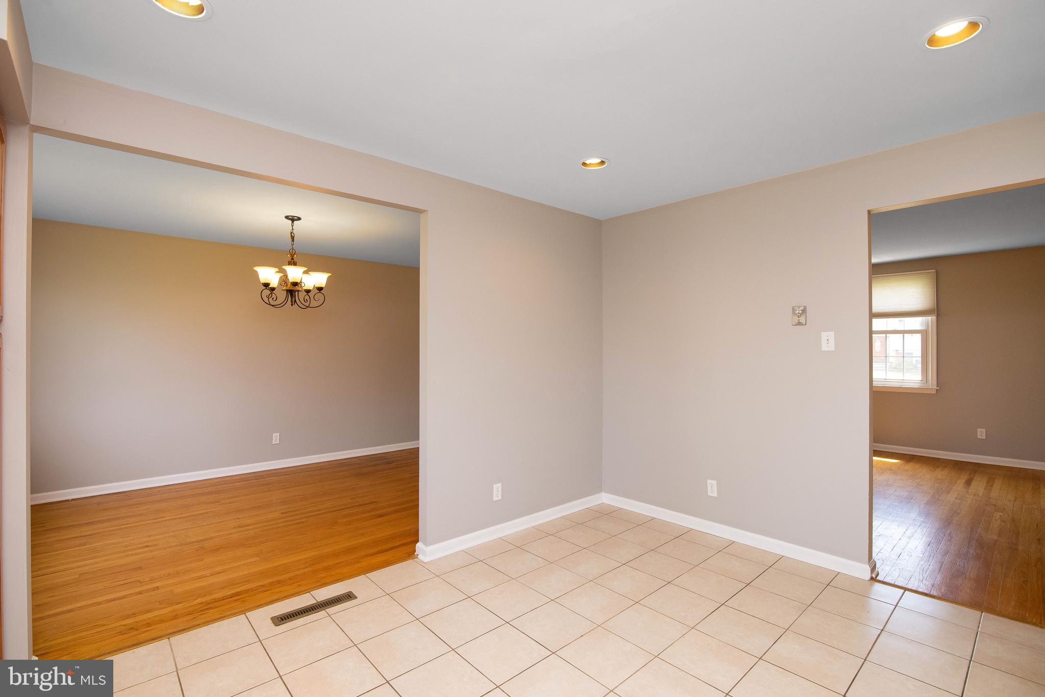 9 Regent Road Cherry Hill, NJ 08003 - Photo 14 of 40 Eat in Kitchen Area
