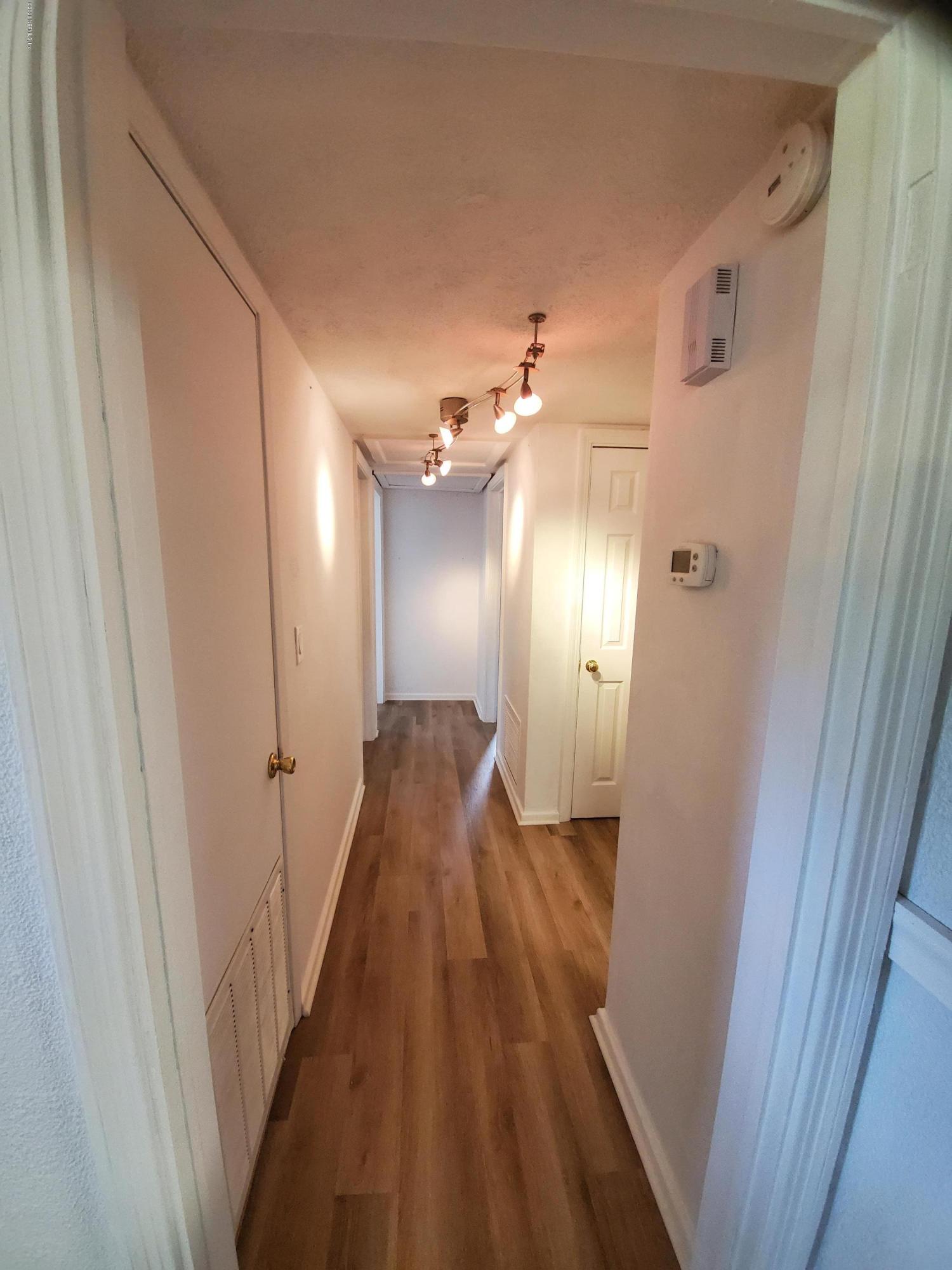 1064 Halifax Road Jacksonville, FL 32216 - Photo 12 of 31 Hallway