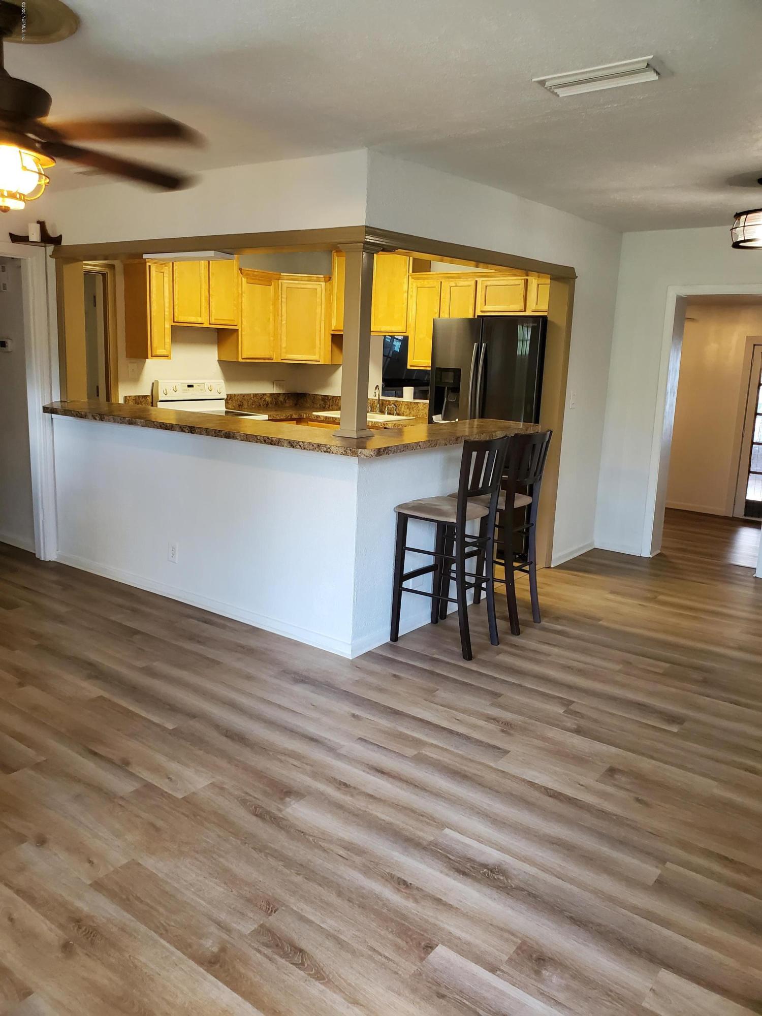 1064 Halifax Road Jacksonville, FL 32216 - Photo 8 of 31 Breakfast bar kitchen