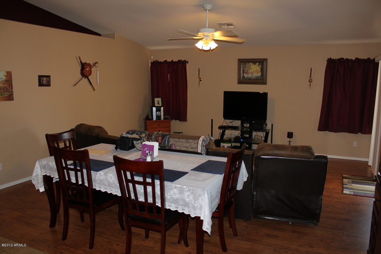 2425 West Apollo Road Phoenix, AZ 85041 - Photo 7 of 22 Great Room