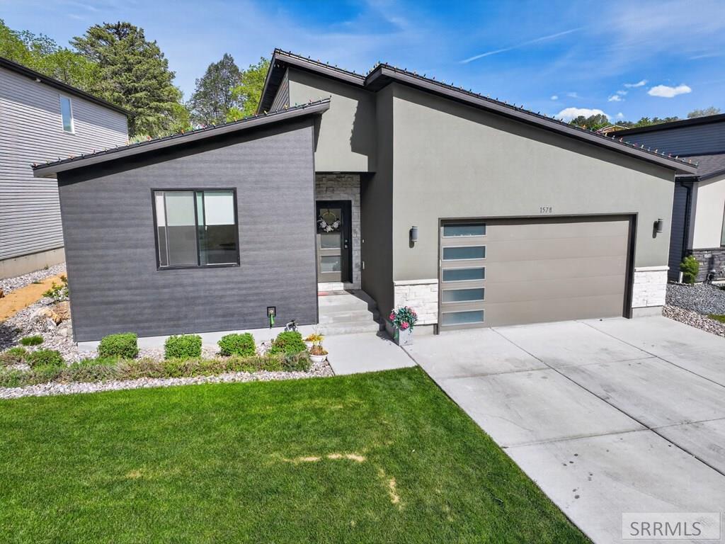 1578 Surprise Valley Road Pocatello, ID 83201 - Photo 2 of 32