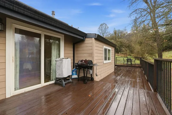 $585,000 | 17843 Lake Forest Drive, Penn Valley, CA 95946