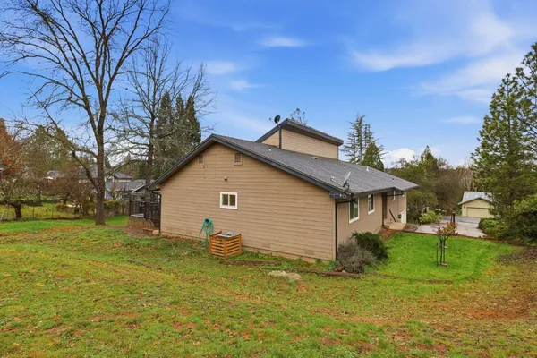 $585,000 | 17843 Lake Forest Drive, Penn Valley, CA 95946
