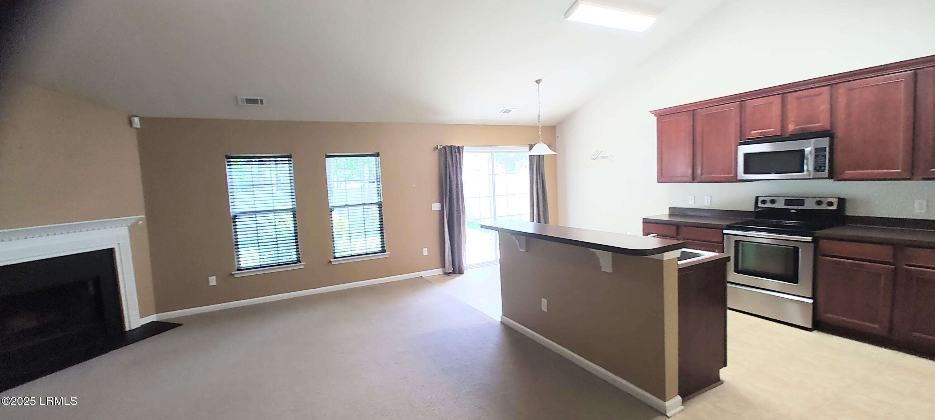 17 Harbison Place Beaufort, SC 29906 - Photo 5 of 39 IMG_20250702_103631571