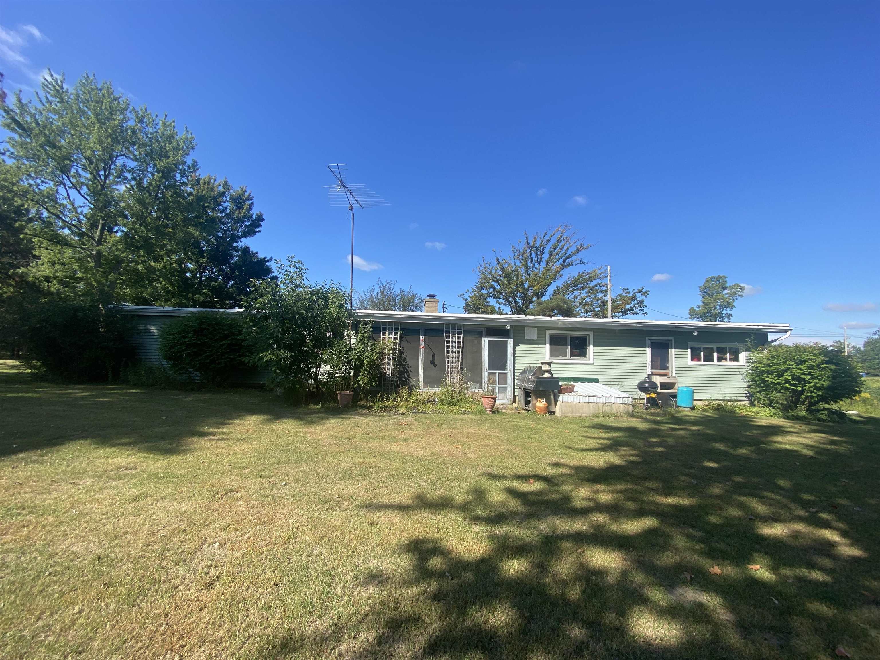 2335 South State Road Corunna, MI 48817 - Photo 2 of 18 50090112-1.JPG