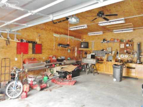 1449 North Oak Road Davison, MI 48423 - Photo 27 of 28 20375745-26.JPG
