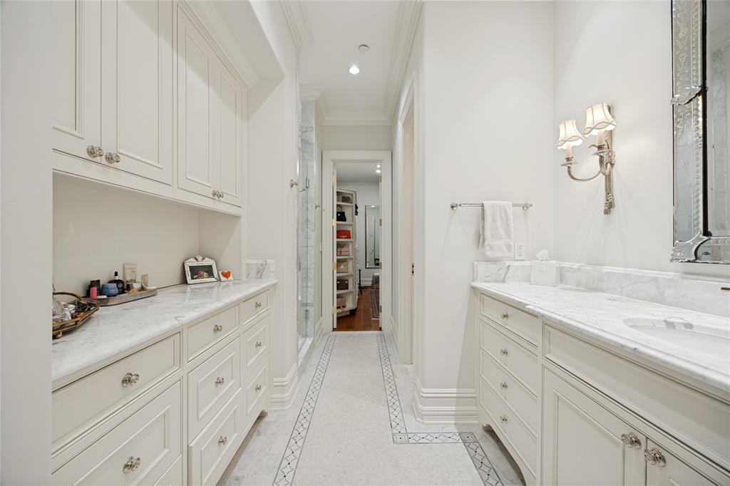 8511 Edgemere Road, Unit 201 Dallas, TX 75225 - Photo 28 of 37 Gallery Image 28