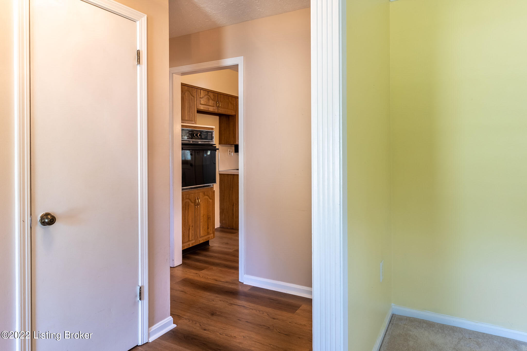 2924 Lexham Road Louisville, KY 40220 - Photo 8 of 33 9