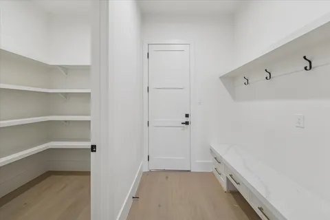 $949,900 | 614 Eleanor Street, Houston, TX 77009