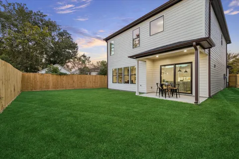 $949,900 | 614 Eleanor Street, Houston, TX 77009