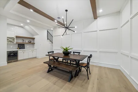 $949,900 | 614 Eleanor Street, Houston, TX 77009