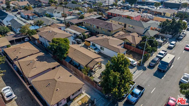 a car parked in front of a house