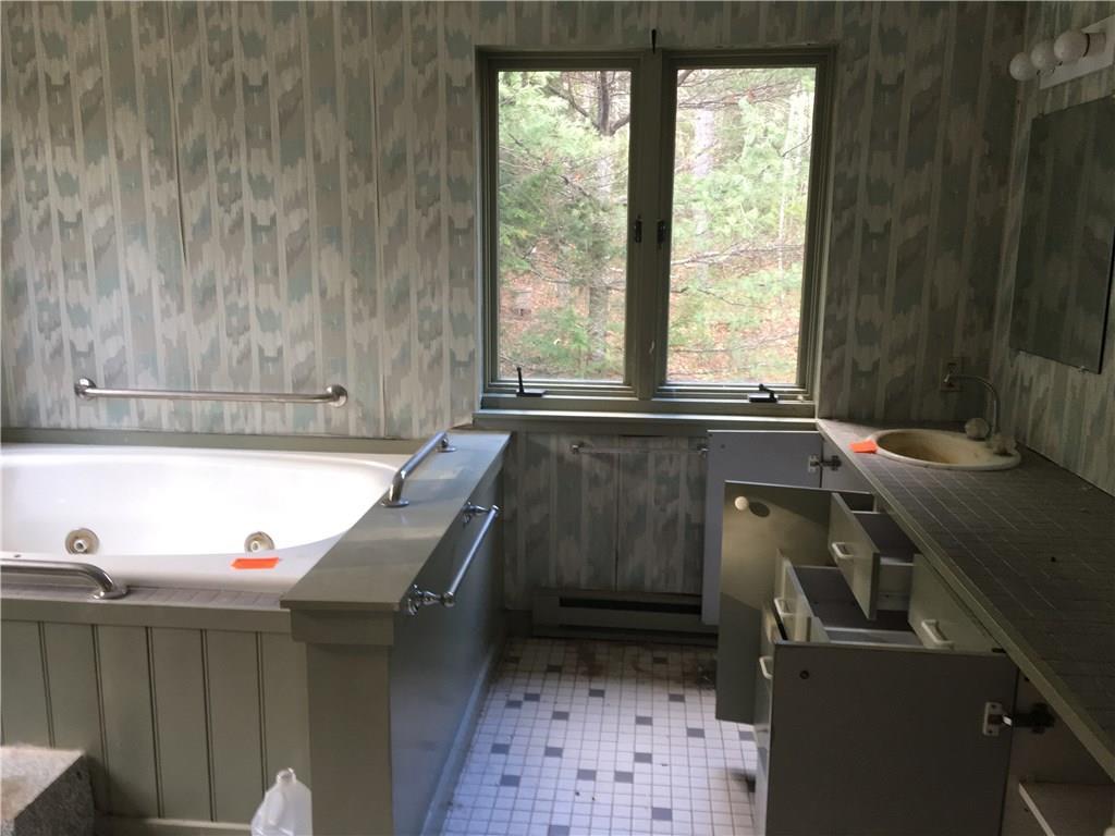 38 Middle Road Cumberland Center, ME 04021 - Photo 14 of 17 Bath on second level
