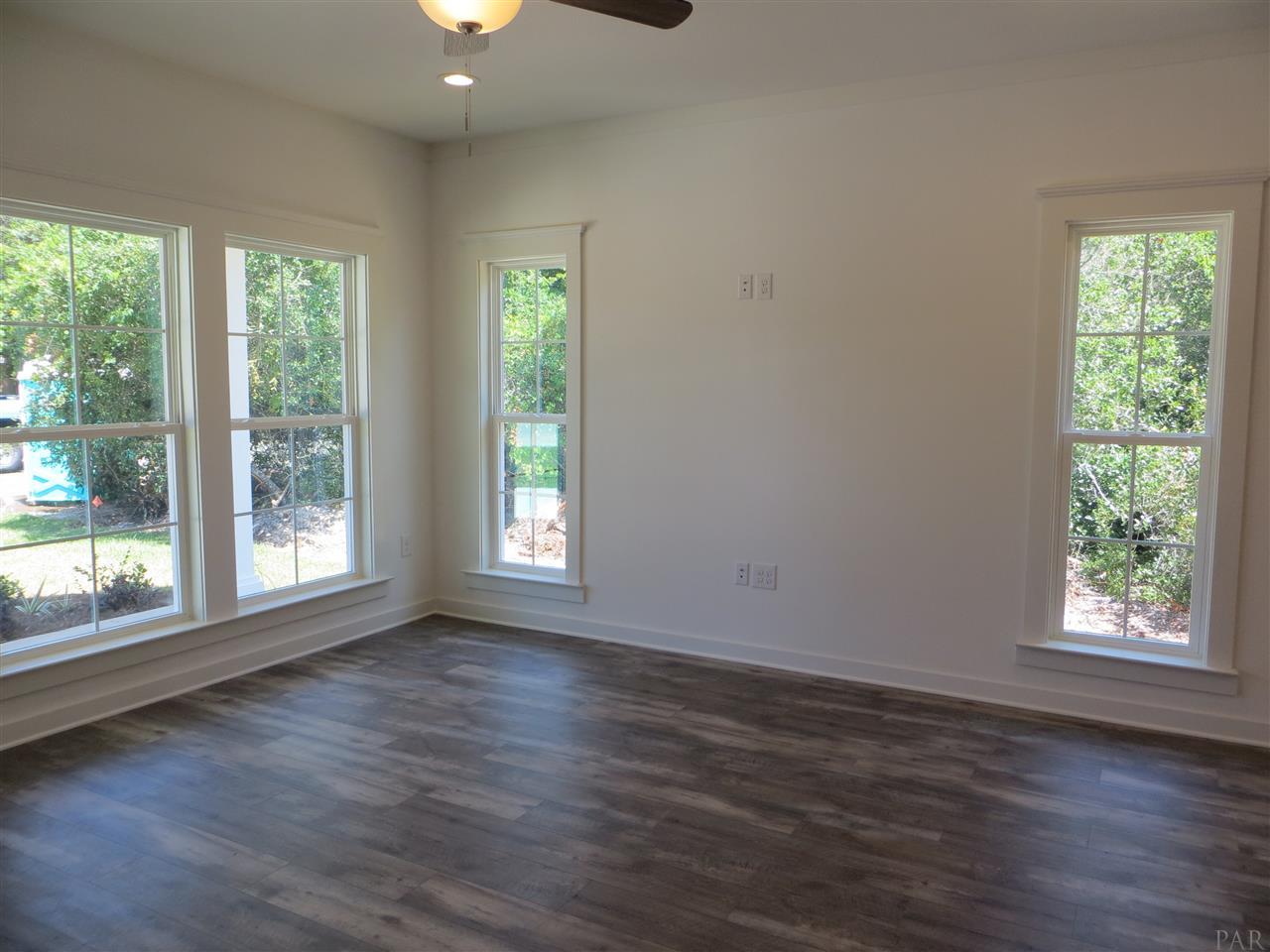 5512 Avon Road Pensacola, FL 32507 - Photo 9 of 31 Gallery Image 9