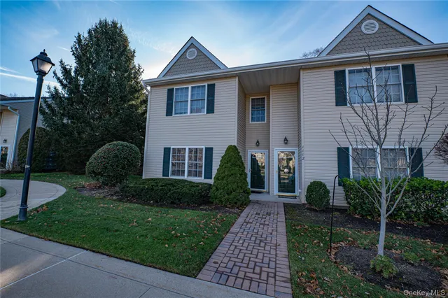 $4,000 | 1113 Savoy Drive, Melville, NY 11747