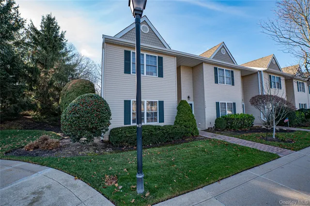 $4,000 | 1113 Savoy Drive, Melville, NY 11747
