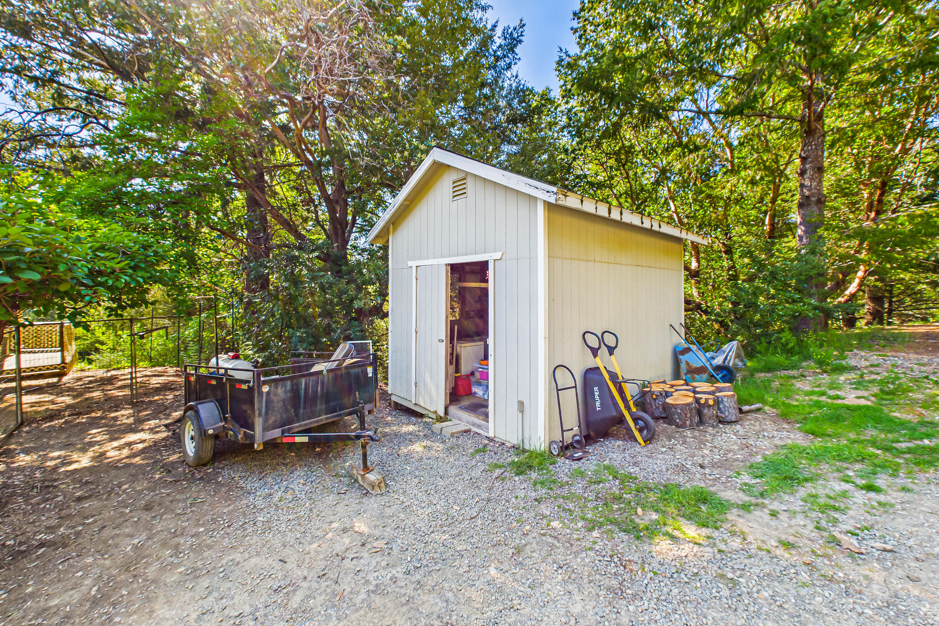 12600 Briceland Road Whitethorn, CA 95589 - Photo 49 of 111