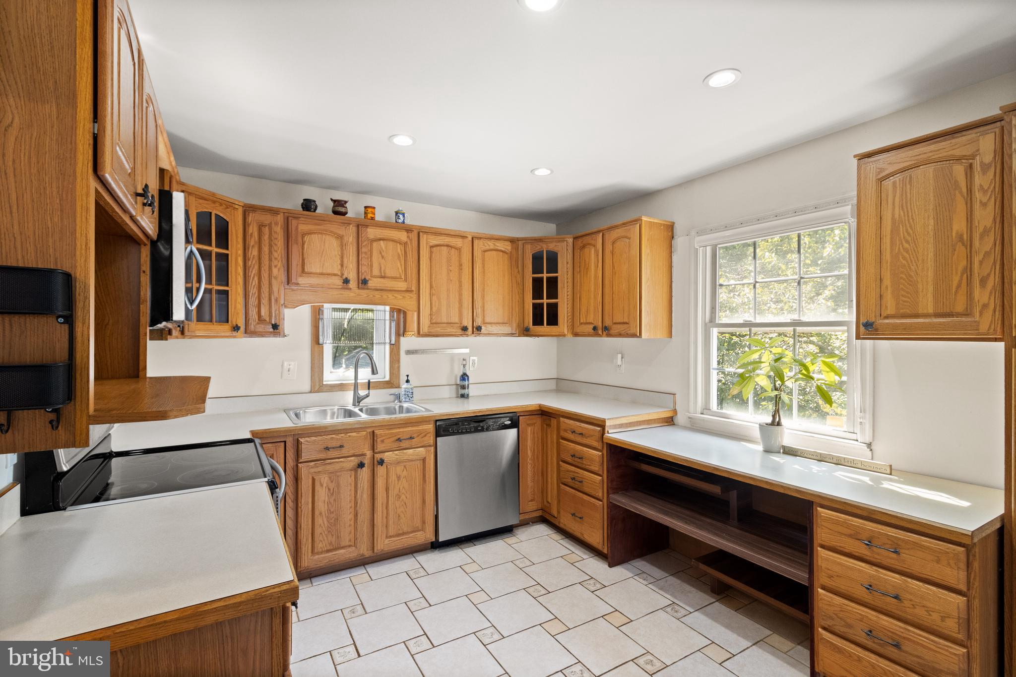 13303 Kenny Road Woodbridge, VA 22193 - Photo 19 of 57 Gallery Image 19