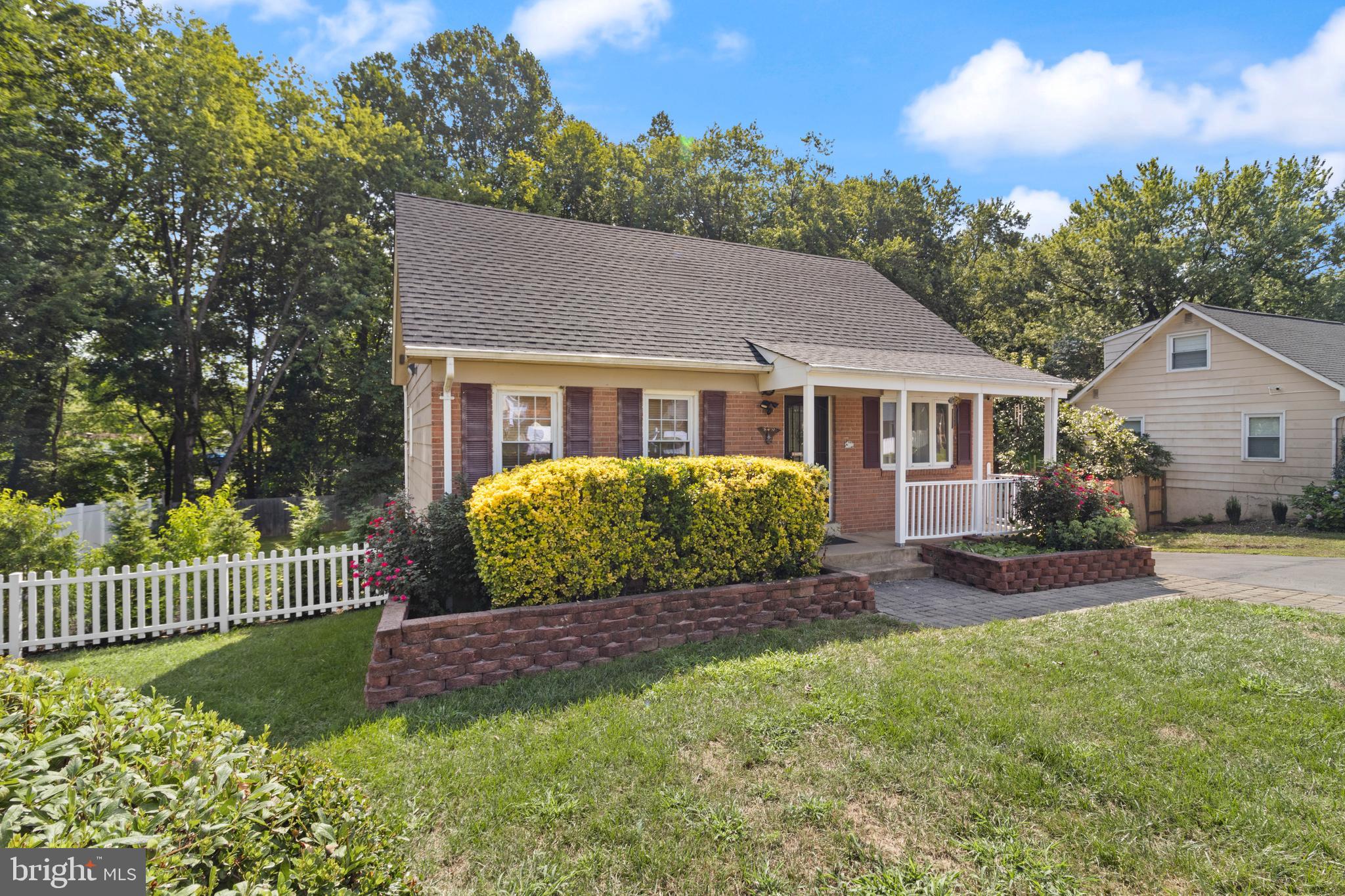 13303 Kenny Road Woodbridge, VA 22193 - Photo 3 of 57 Gallery Image 3