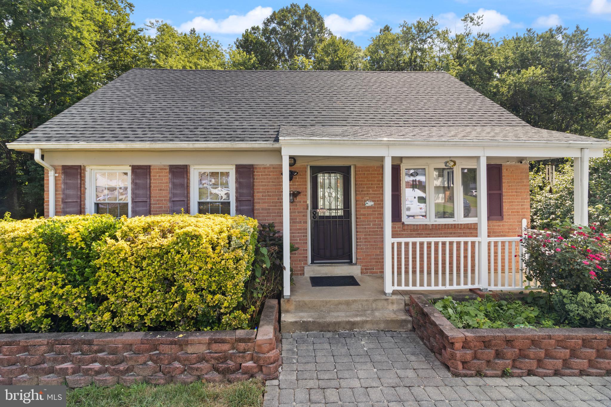 13303 Kenny Road Woodbridge, VA 22193 - Photo 5 of 57 Gallery Image 5