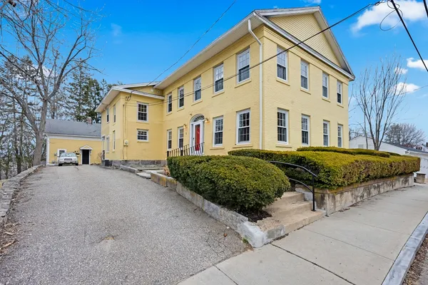 $2,450 | 22 School Street, Unit 1, Southbridge, MA 01550