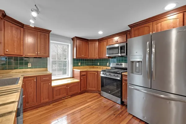 $2,450 | 22 School Street, Unit 1, Southbridge, MA 01550