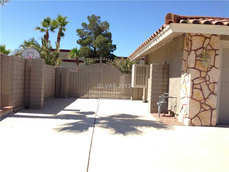 6841 Baile Road Las Vegas, NV 89146 - Photo 4 of 27 Property Photo.